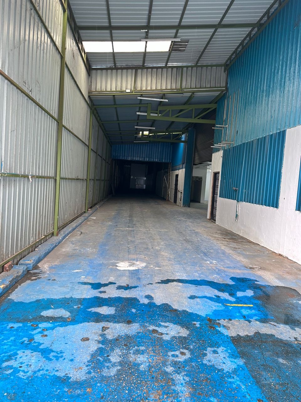 Covered industrial access and service area