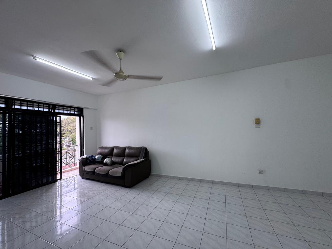 Skudai Villa Apartment living room for rent