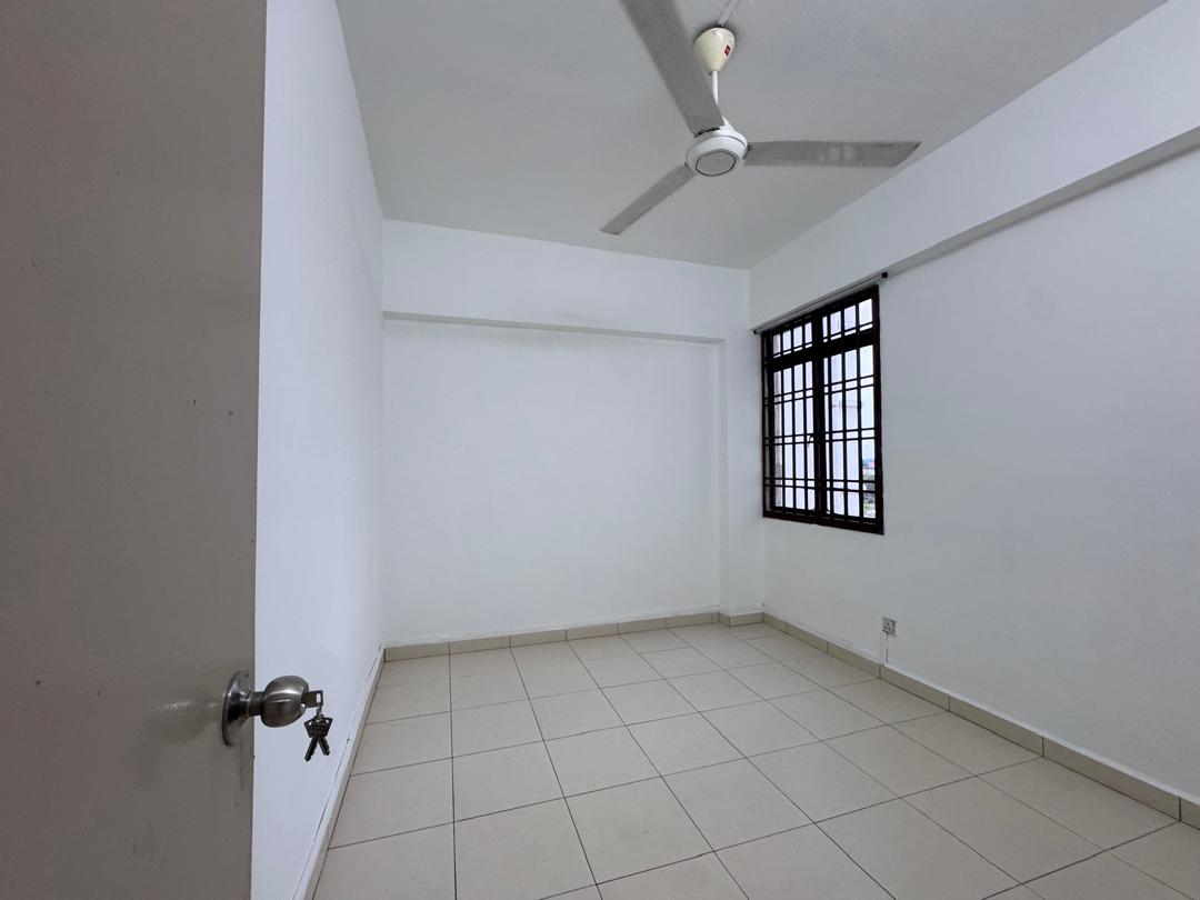 Additional bedroom